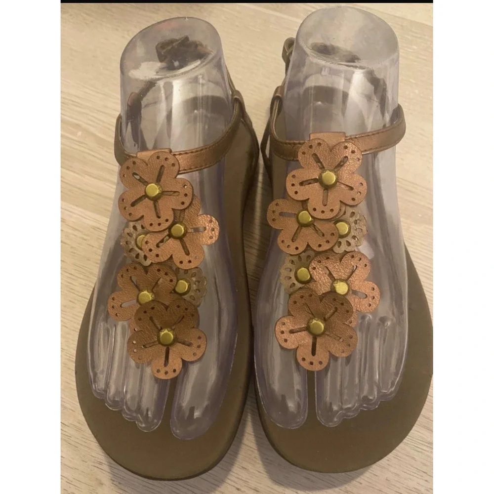 Vionic Julie II Bronze Lazer-cut Floral Orthotic T-Strap Women's size 6 Sandals